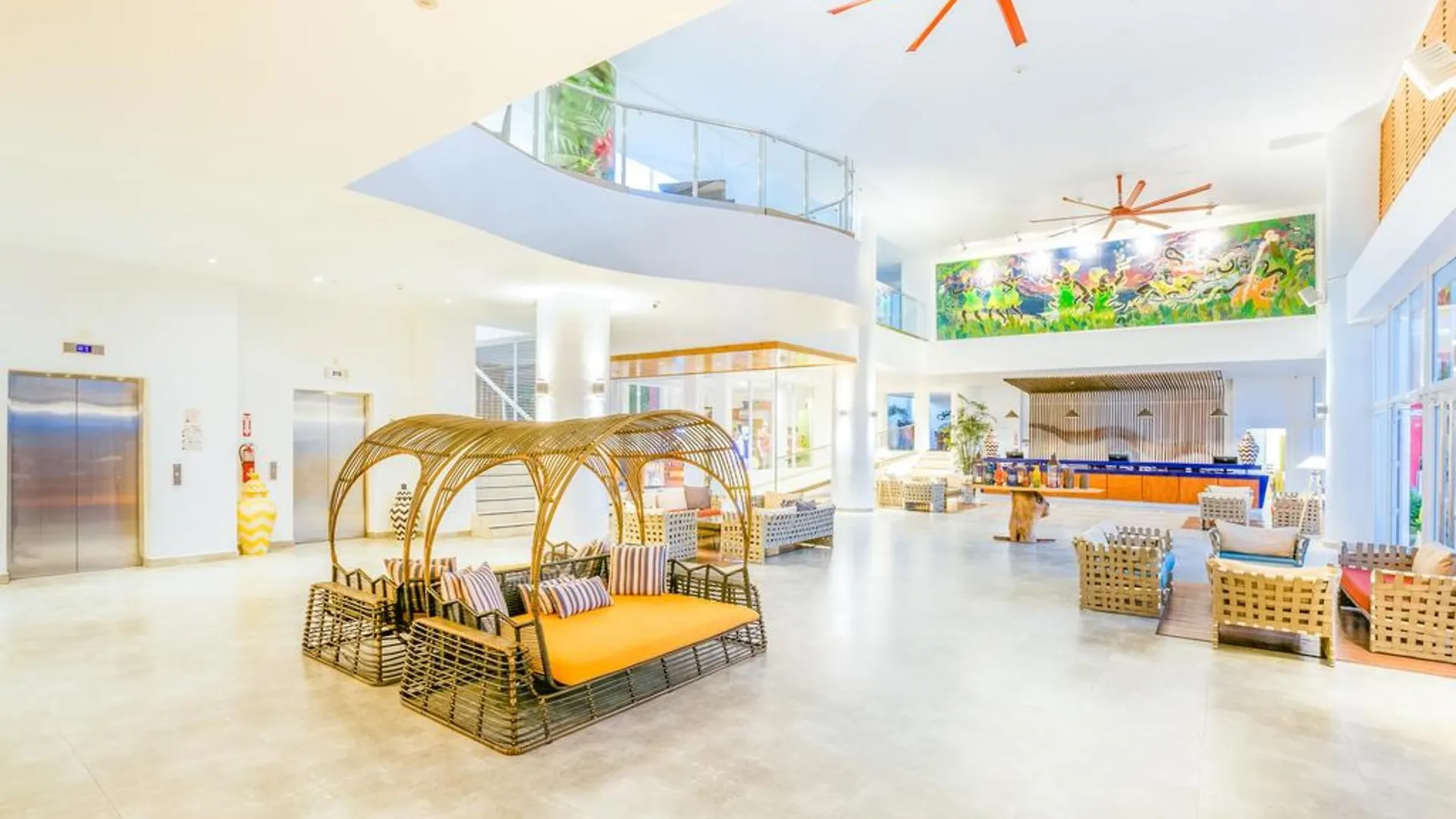 ***  Grand Decameron Montego Beach, A Trademark All-Inclusive Resort مونتيغو باي جامايكا
