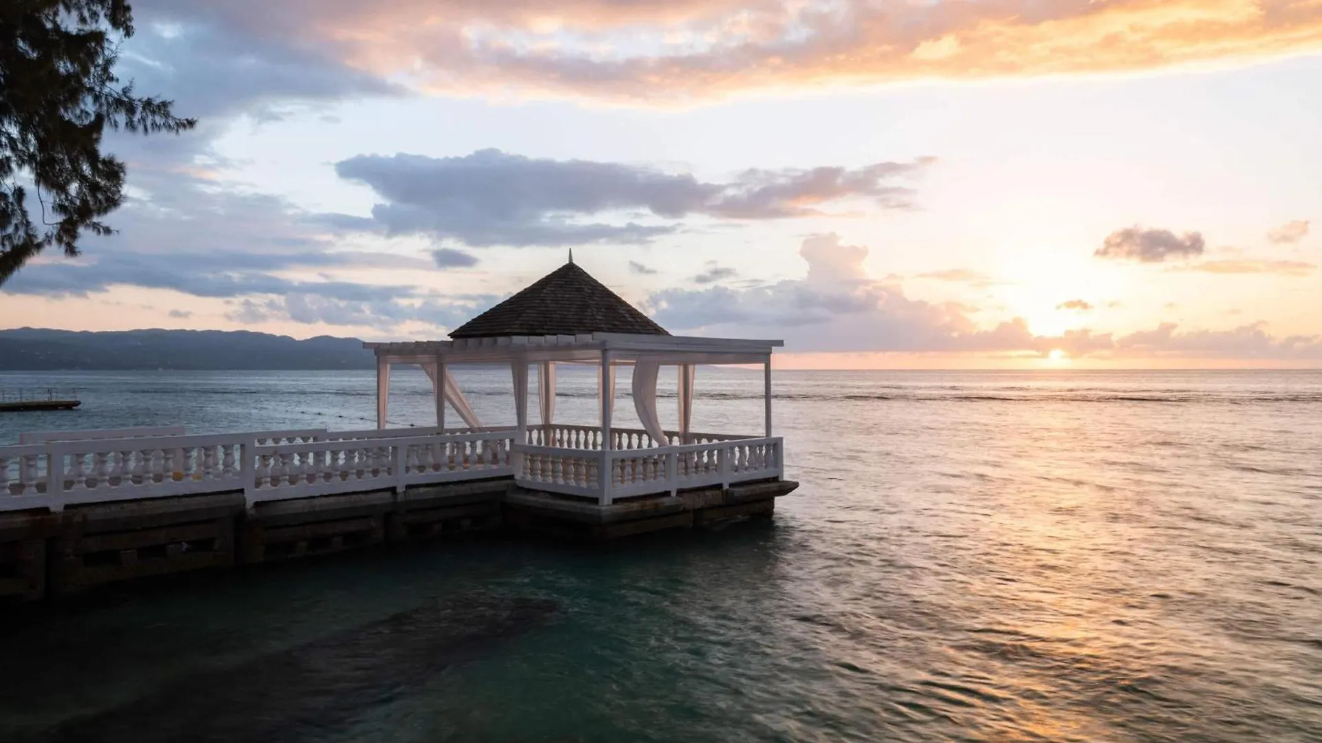 Grand Decameron Montego Beach, A Trademark All-Inclusive Resort Montego Bay