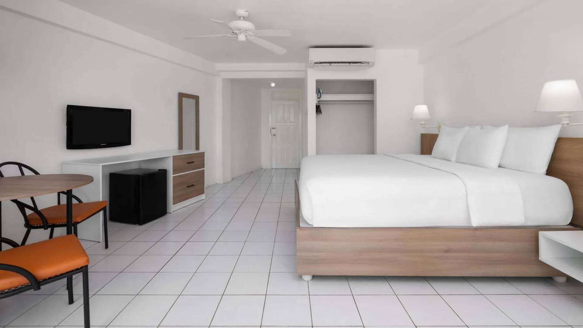 Grand Decameron Montego Beach, A Trademark All-Inclusive Resort Montego Bay Jamaica