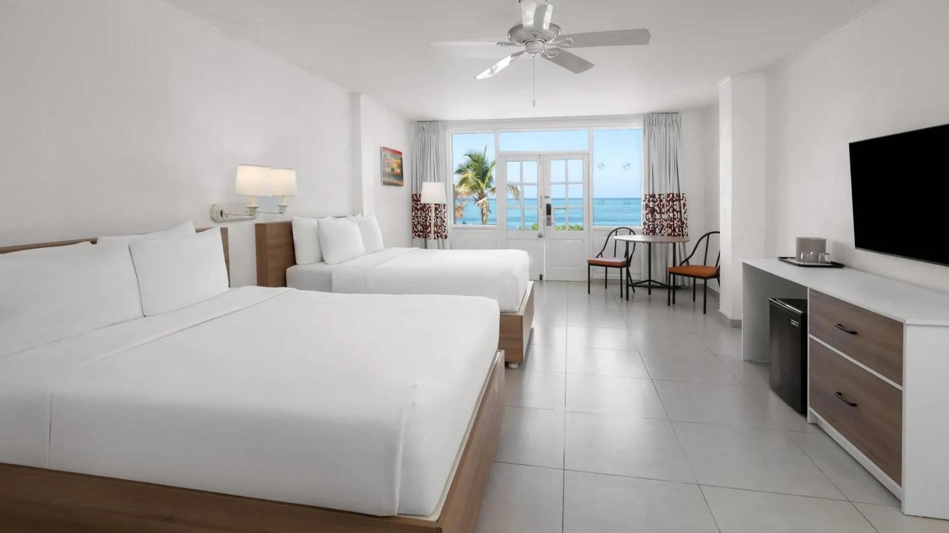 Grand Decameron Montego Beach, A Trademark All-Inclusive Resort مونتيغو باي
