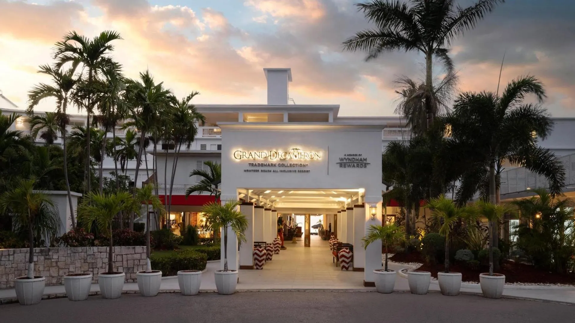Grand Decameron Montego Beach, A Trademark All-Inclusive Resort Montego Bay 3*,
